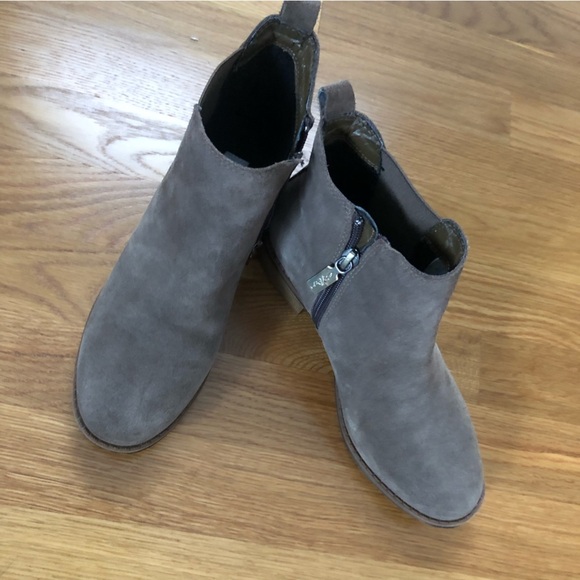 Aqua College Lori Waterproof Booties Dark Taupe Suede Size 6M - Picture 8 of 13